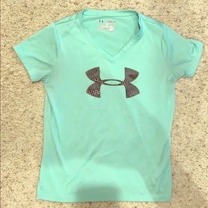kids size small under armour v neck athletic shirt